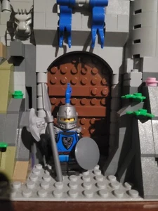 LEGO® Black Falcon Castle Minifigure, Poleaxe, round shield and armour. - Picture 1 of 4