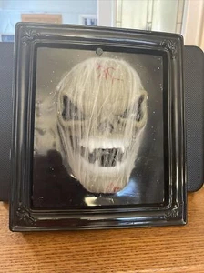 💀Vintage Halloween Deco  Skull Plaque Lights Up & Makes Noise - Picture 1 of 24