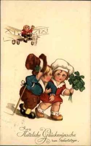 Gruss GEBURTSTAG Glückwunsch 1928 Kinder Flugzeug Kleeblatt Strauß alte color AK - Picture 1 of 2
