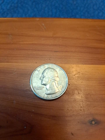 Silver 25 Cent Quarter of 1990 D, in regular condition Cover
