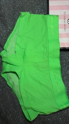 Pink By Victoria's Secret Women's Green Boyshorts Size Small NWT - Imagem 1 de 2