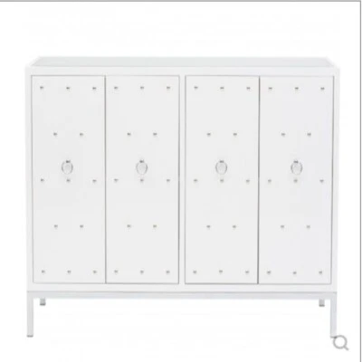 52-дюймовая 4-дверная консоль с заклепками Worlds Away для буфета стола зеркала сверху, белый лак - Изображение 1 из 4