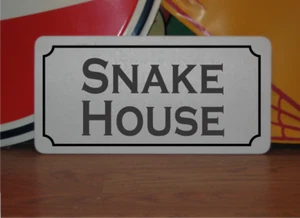 SNAKE HOUSE Metal Sign for Zoo Pet Shop or Store FREE SHIPPING - Picture 1 of 1