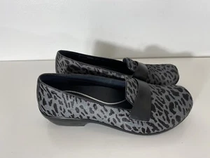 Dansko Osana Womens EU 38 US 7.5-8 Black Gray Leopard Cheetah Calf Hair Shoes - Imagen 1 de 12
