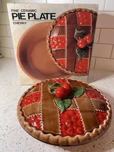 Vintage Venture Cherry Pie Dish Plate made in Japan With Lid and Box - Picture 1 of 11
