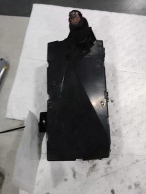 Fuse Box Engine Right Hand Engine Compartment US Market Fits 14-16 MDX 575059 - Image 1 of 4