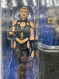 Figura NECA Reel Toys Hellraiser Angelique Serie 2 - Imagen 1 de 23