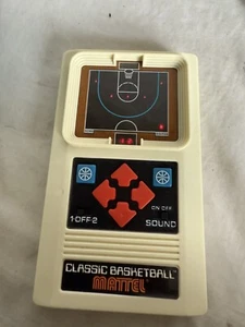 Mattel Classic Basketball Handheld Electronic Game - Vintage 2003 - TESTED - Picture 1 of 3