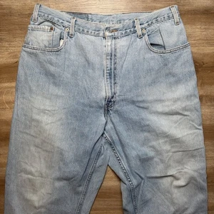 Vintage Levis 560 Jeans Men 36x28 Blue Loose Tapered Leg Light Wash (Tag 40x30) - Picture 1 of 12