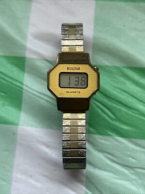 Reloj digital para mujer Bulova vintage Foto 1 de 4