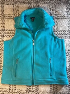 Erika Women's Green Fleece Vest Outside Pockets Full Zip 100% Polyester Size PM - Picture 1 of 20