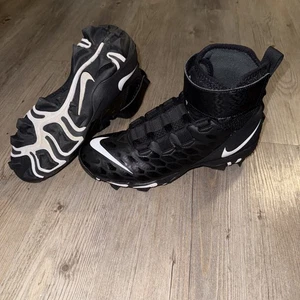 Nike Force Savage Shark 2 Mid Football Cleats Mens 7.5 WIDE Black BV0151-001 - Picture 1 of 6