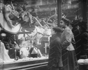 Christmas Toy Store Window Display 8x10 Reprint Of Old Photo - Picture 1 of 1