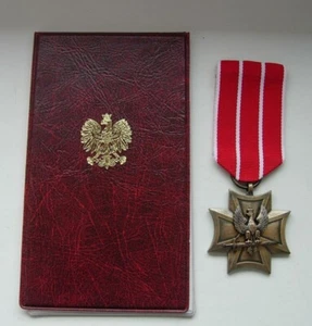 POLISH POLAND MILITARY Army Cross of Merit , III REPUBLIC, rare TYPE - Picture 1 of 5