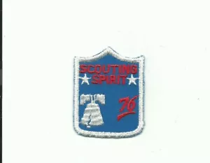 PP SCOUT BSA 1976 BICENTENNIAL SCOUTING SPIRIT SMALL SHIELD SHAPE LIBERTY BELL - Foto 1 di 1