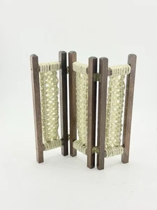 Divisor de habitación miniatura para casa de muñecas macramé tejido tan lindo MCM - Imagen 1 de 3