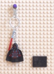 MINIFIGURE KEYCHAIN Star Wars-DARTH REVAN with Lightsaber Charm Stand SWTOR New - Picture 1 of 7