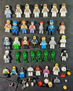 LEGO Lot of over 30 Minifigures - Picture 1 of 14