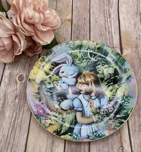 Alice im Wunderland und das weiße Kaninchen Vintage-Teller von Lawrence Whittaker - Bild 1 von 4