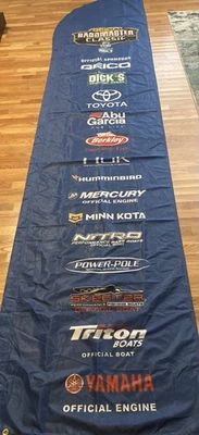 Banner de malla clásico Bassmaster con logotipos. 158x35 Foto 1 de 4
