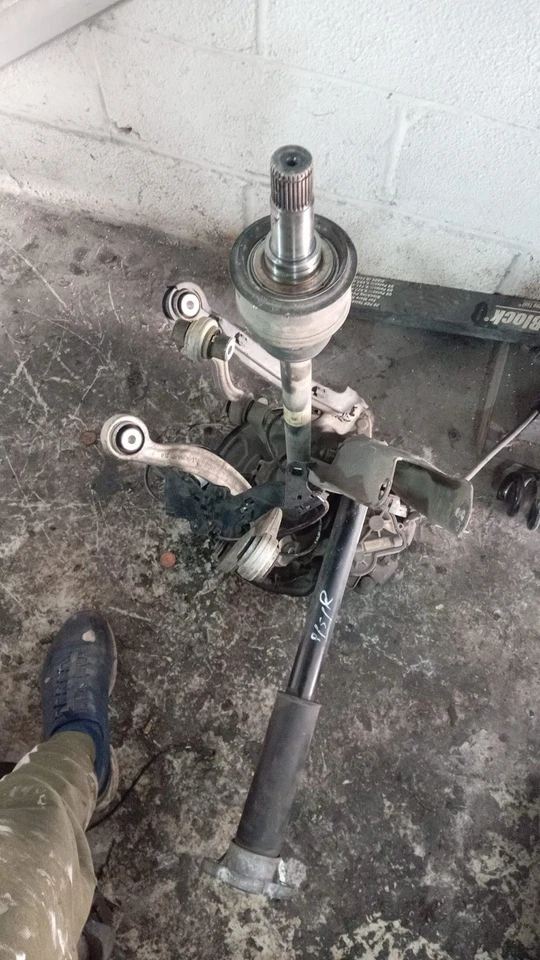 MERCEDES C-CLASS C205 AMG 2.0 P PASSENGER SIDE REAR COMPLETE SUSPENSION LEG - Image 1 of 1