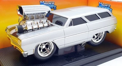 Muscle Machine 1/18 Scale Diecast 71166 - 1965 Chevrolet Chevelle Wagon - Silver - Image 1 of 4