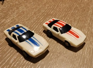 Coppia di Slot Cars Vintage TYCO "Nite Glow" Corvette ZR1s - Scala HO - Foto 1 di 4