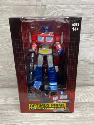 Transformers Optimus Prime Autobot Commander PCS Statue - Image 1 of 4