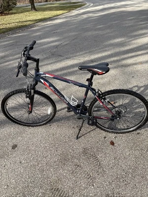 Bicicleta de montaña Eurobike X1 27,5 Shimano 21 velocidades frenos de disco bicicleta completa   Foto 1 de 3