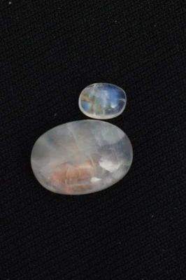 10 Cts. Natural 2 Pcs Blue Flashing White Rainbow 14 mm to 7 mm Gemstone - Image 1 of 4
