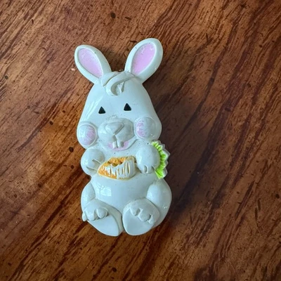 Fragancia Glacé Bunny vintage Avon 1973 con zanahoria. Usado sin fragancia  Foto 1 de 3