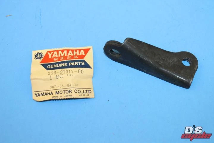 NOS Yamaha Engine Stay 4 1973-1974 TX650 1975-1984 XS650 256-21317-01 - Image 1 of 1