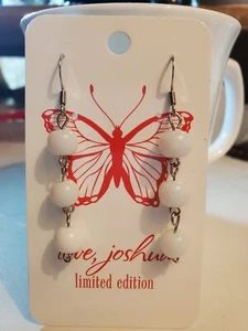 NEW Pretty White Glass Beads dangle earrings - Picture 1 of 3
