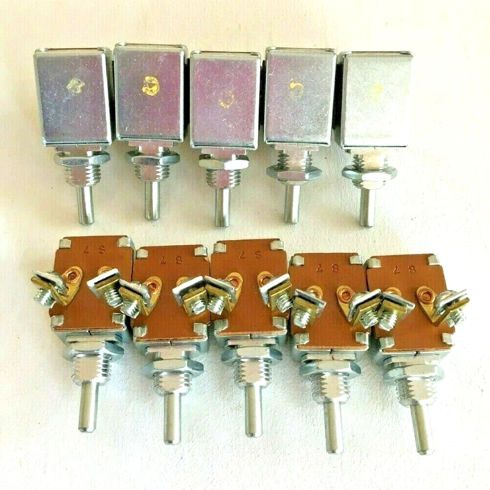 Cole Hersee Momentary Switch Lot of 10 Door Push New Foto 1 de 4