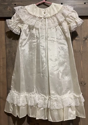 NUEVO DE COLECCIÓN Niñas Bautizo Bautizo Vestido Vestido Tafetán Encaje Brocado Virgen 0-6 meses Foto 1 de 3