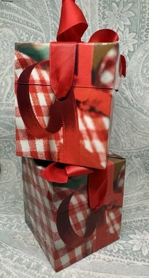 Auténtico Juego de 2 Cajas de Regalo de Navidad Trollbeads, Nuevo Foto 1 de 3