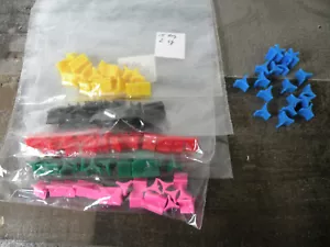 Gioco da tavolo Continental Risk 1968 pezzi Parker Bros 102 plastica 6 colori 2 forme - Foto 1 di 13