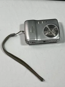 Silver Nikon Coolpix L3 Digital Camera (Not Working Parts Only) - Picture 1 of 10