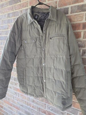 Mens Volcom Puffer Quilted  Coat. Size Xl. Hunter Green. Full Zip. Pockets.  - Image 1 of 4