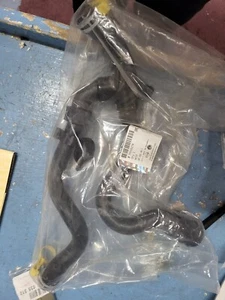 GENUINE NEW VAUXHALL ASTRA J & GTC & CASCADA 1.4 120 / 140 HEATER HOSE 39165274 - Picture 1 of 2