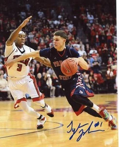 FOTO 8X10 FIRMADA POR TYLER JOHNSON FRESNO STATE DRIBBLING AUTO CON CERTIFICADO DE AUTENTICIDAD - Imagen 1 de 1
