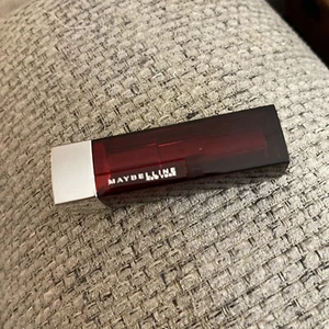 MAYBELLINE  Color Sensational  Lipcolor  #895 ON FIRE RED - Picture 1 of 2