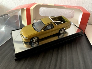 Classic Carlectables Holden VU SS Ute Pickup Hyper Gold modellino auto 1:43 IMBALLO ORIGINALE FUORI - Foto 1 di 18