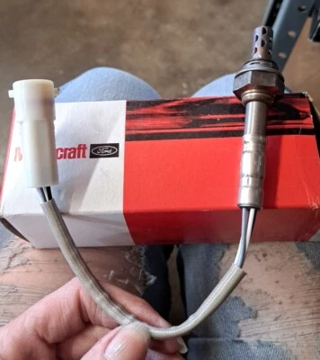 Sensor de O2 ascendente/descendente para 00-11 Ford E150/250 F150 4,2 L 4,6 L 5,4 L F4SZ-9F472-D Foto 1 de 4