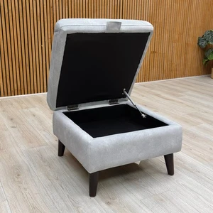 Reposapiés de almacenamiento de terciopelo Furniture Village 'Morgan' Dexter Smoke Sky Blue 43516 - Imagen 1 de 9