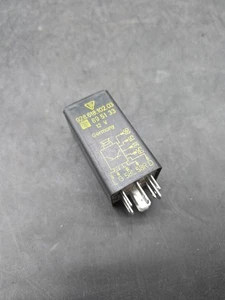 PORSCHE 911/ 928 / 944 / 964 / 993 SEAT BELT WARNING RELAY N4-132 - Picture 1 of 4