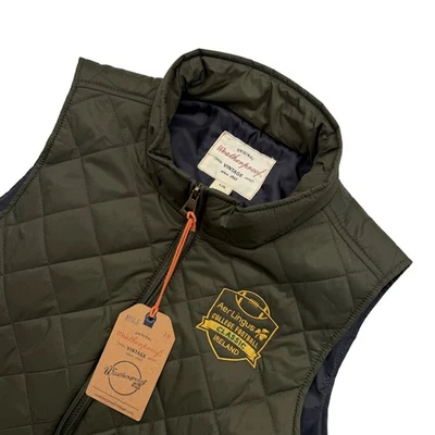 NUEVO Chaleco Acolchado Aer Lingus Fútbol Universitario Clásico Irlanda Verde Oliva Grande Foto 1 de 4