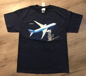 Camisa Boeing 787 Dreamliner despegue avión azul marino talla mediana nueva con etiquetas - Imagen 1 de 12