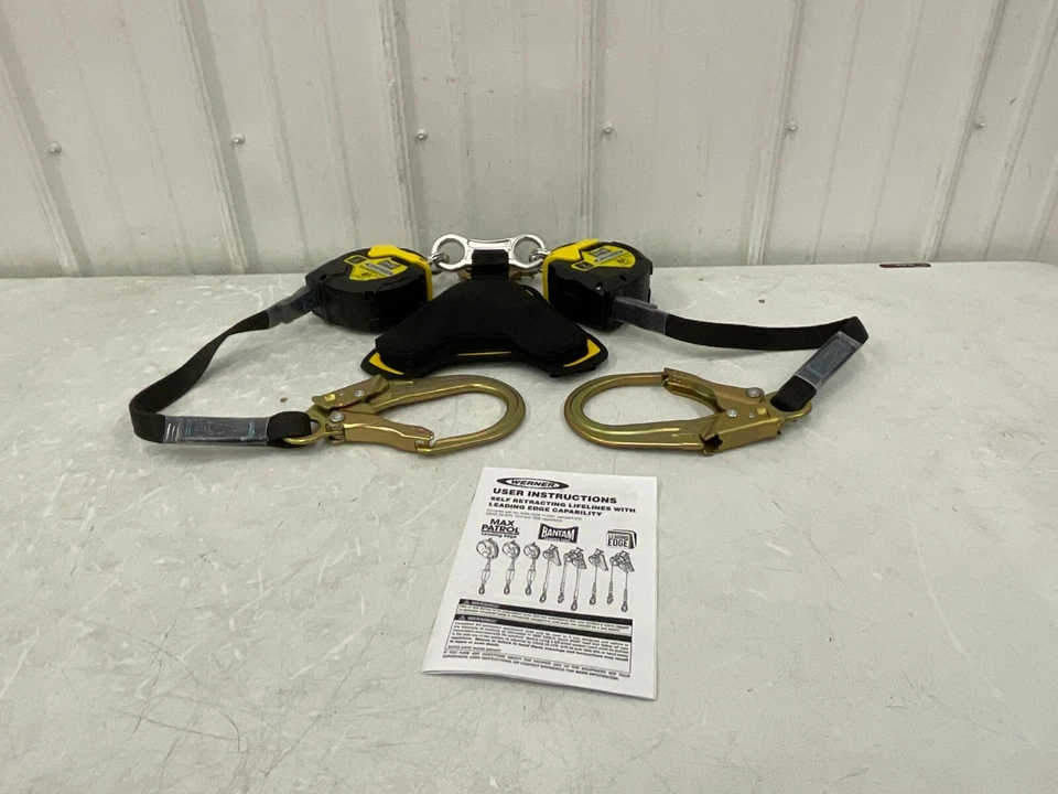 Línea de vida autorretráctil WERNER R433006LE-SF 6' Bantam Twinleg Web con forma de acero Foto 1 de 4