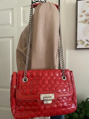 Nine West персиковый лакированная кожа выстеганная клапан цепочка ремень через плечо и наплечная сумка - Изображение 1 из 4